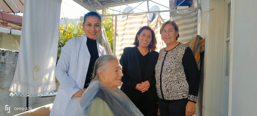 Milas Belediyesi’nden  vatandaşlara evde kuaförlük hizmeti