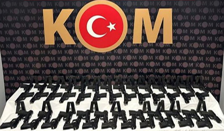 Antalya’da kaçak silah operasyonu