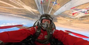 Hava Kuvvetleri Komutanı Kadıoğlu “Türk Yıldızlarıyla” uçtu