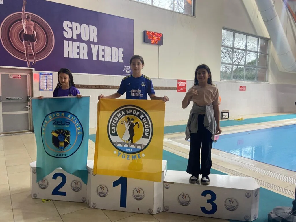  Minik sporcular Çaycuma’ya madalyaları ile döndüler