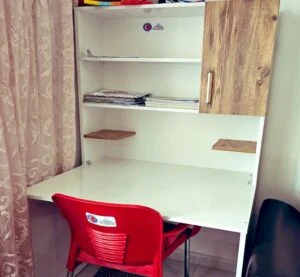 97 haneye 97 çalışma masası ve sandalye