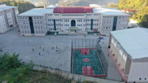 Büyükşehir, ilçelerini spor sahaları ile donatıyor