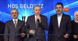 Birilerinin dizleri titremeye, paçaları tutuşmaya başladı