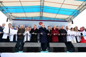 Uraloğlu’ndan İzmir’e Hızlı Tren Müjdesi; “İzmir’i AK Parti Belediyeciliğiyle tanıştıracağız”