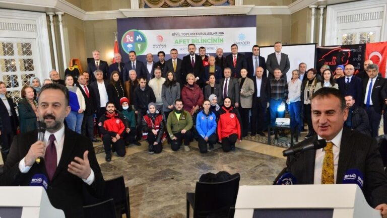 Ankara’da Sivil Toplum Kuruluşlarının Afet Bilincinin Artırılması Paneli düzenlendi