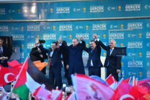 Cumhurbaşkanı Erdoğan, Trabzon’da; Genç’ten miting yorumu