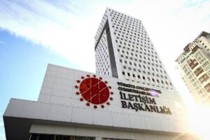 İletişim Başkanlığı’ndan “İlkokul öğrencilerine türbe ziyareti yaptırıldı” iddialarına açıklama