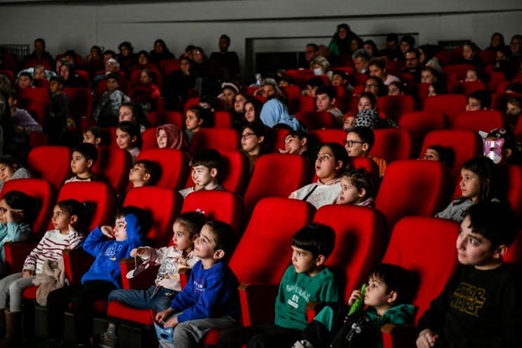 Başkent’in Beş Ayazı tiyatro oyunu Başkentli miniklerle buluştu
