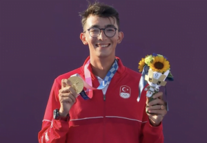 Günde 12-13 saat bilgisayar oynuyorum