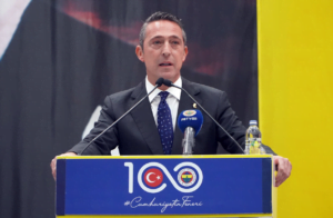 Şampiyon yapılmaya alıştırılmış bir takımla yarışıyoruz