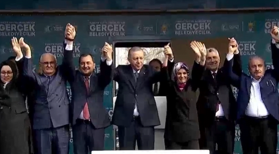 ” Biz muhalefet gibi hatayı, kusuru, yanlışı oy tercihinden dolayı seçmende değil daima kendimizde arıyoruz. “