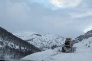 Bayburt’ta Yüksek Kesimler Beyaza Büründü, Çığ Uyarısı!