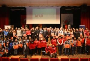 Selde görev yapan AFAD gönüllülerine teşekkür
