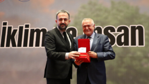 Birlikte ya yeşili göreceğiz ya da yok oluşu izleyeceğiz