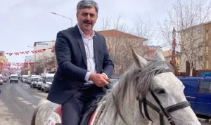 Ardahan’da adaydan atlı seçim gezisi