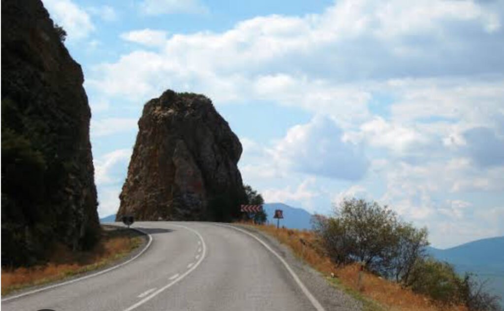 Isparta Konya yolunda kalan Eğirdir-Gelendost-Yalvaç yol ayrımının ihalesi ilana çıktı