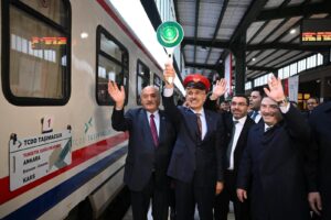 ‘Ankara-Diyarbakır’ ve ‘Ankara-Tatvan’ arasında iki yeni turistik tren hatlarda olacak