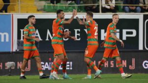 Trendyol Süper Lig: Alanyaspor: 2 – Trabzonspor: 0 (İlk yarı)