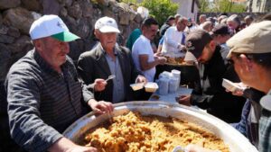Adı gibi tatlı Helva Şenliği