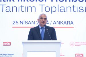 Kadına şiddeti asla normalleştirmeyeceğiz ve alıştırmayacağız