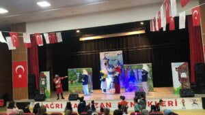 Ağrı’da çocuklar Ramazan şenlikleriyle eğlendi