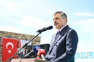 Hafız Vali 3 fakülte mezunu, 4.’sünde de okuyor