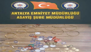 Kendini savcı ve polis olarak tanıtan dolandırıcı yakalandı