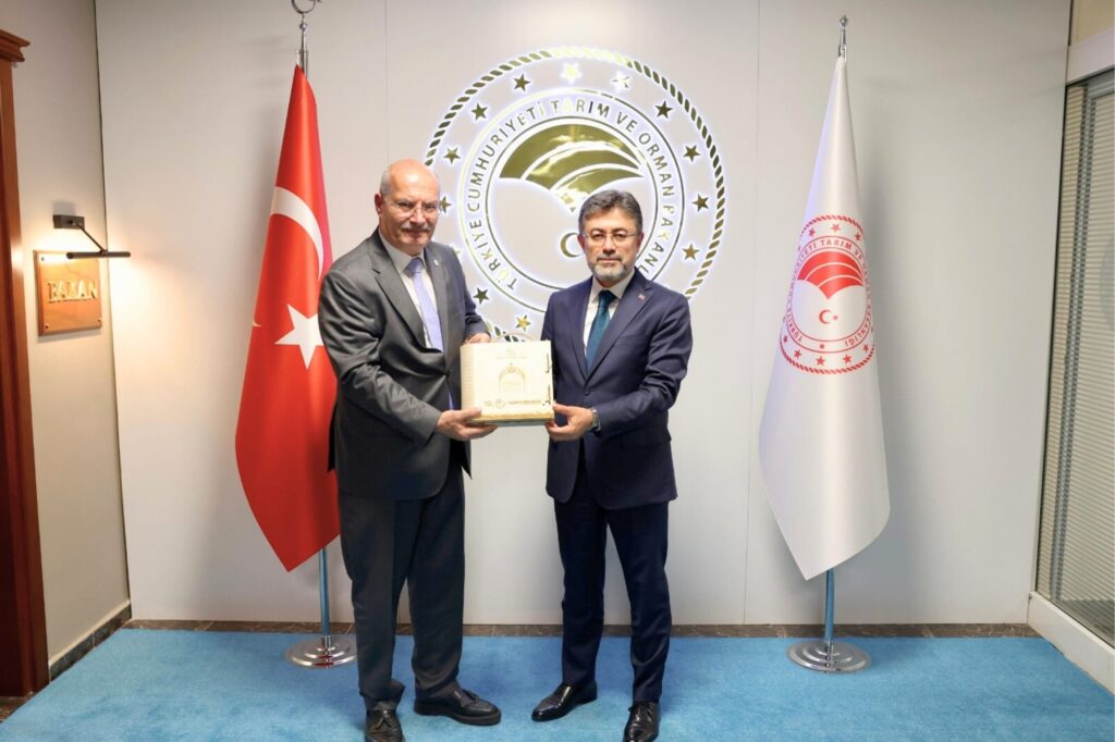 ATO Başkanı Baran Başkanlığındaki ATO heyeti, Tarım ve Orman Bakanı Yumaklı’yı ziyaret etti