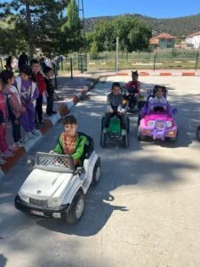 Tefenni’de miniklere trafik eğitimi
