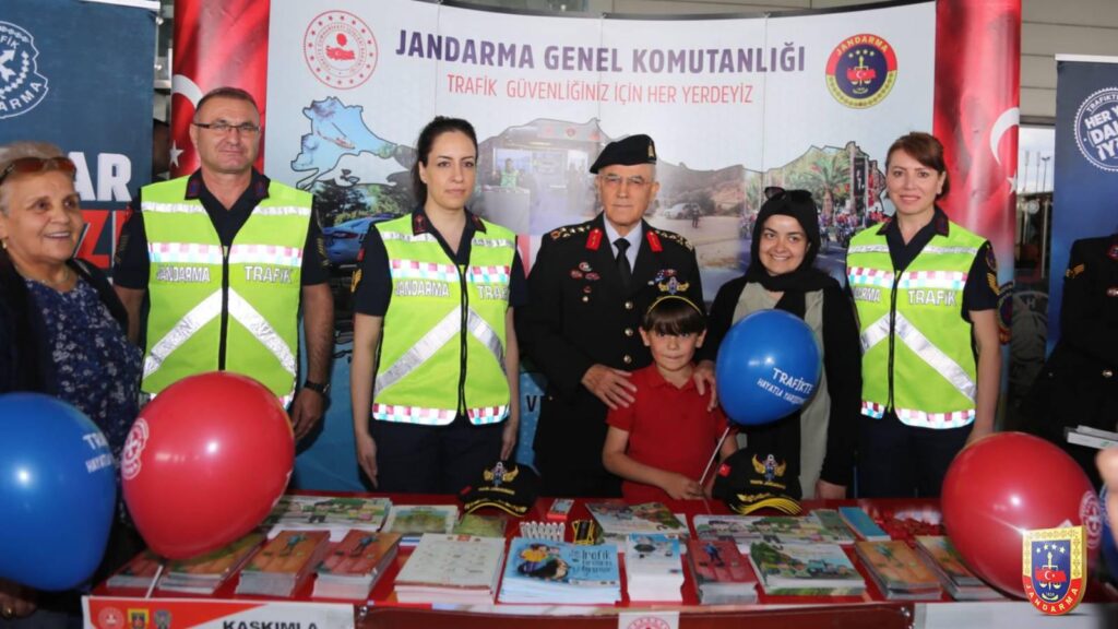 Orgeneral Arif Çetin Trafik Haftası etkinliğinde