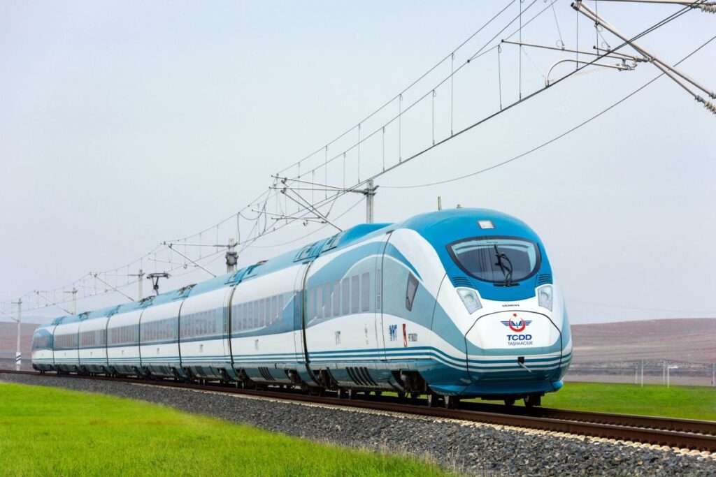 YHT’lerle Dünya’nın etrafında 2023 tur