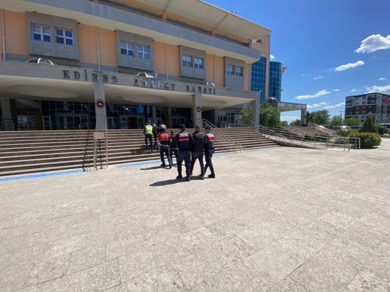 12 terörist sınırda yakalandı