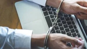 51 kişi nnitelikli dolandırıcılık şuçundan yakalandı;