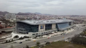 Ankara Garı’nda intihar girişimi seferleri durdurdu
