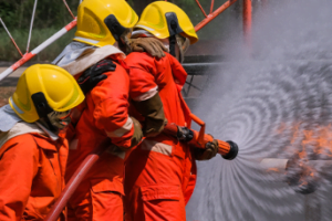 Sultangazi’de yangın: İtfaiye ekiplerinden müdahale 