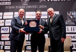 TÜSİAV’dan TİMBİR ve BHA’ya ‘Enerji Zirvesi’ne katkı plaketi