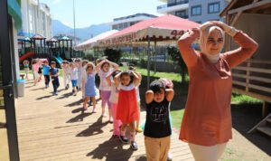 Çocuk kreşinde afet tatbikatı
