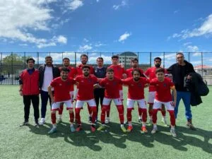 İpekyolu Belediyesi Spor Kulübü şampiyonluk kupasını kaldırdı