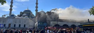 Tarihi Mısır Çarşısı’nda yangın
