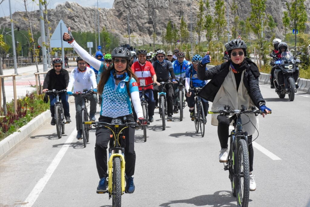 Van’da “Tarihe saygı, geçmişe vefa” bisiklet etkinliği