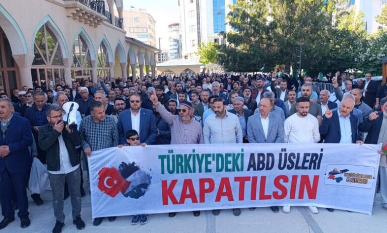 İsrail’in çadır kentteki katliamı Van’da protesto edildi