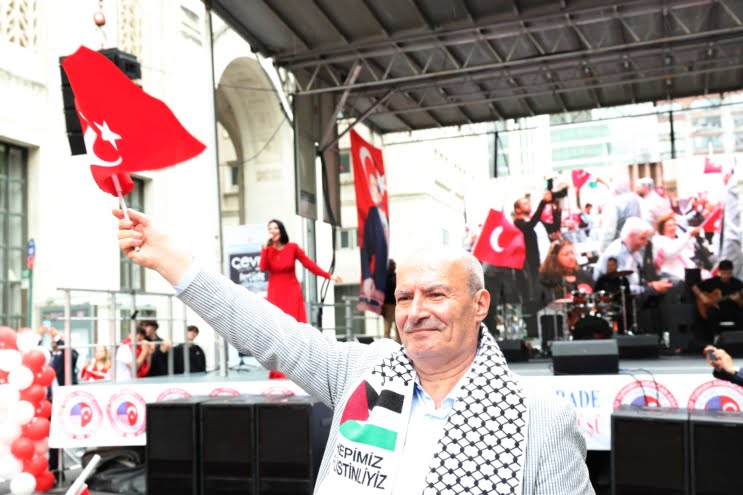 Dünyanın neresinde olursak olalım aklımız, kalbimiz hep Filistinli kardeşlerimizle
