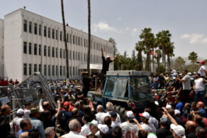 Hayvan Üreticileri Birliğinin Başbakanlık önündeki eylemi devam ediyor: “Bu eylem süresizdir”