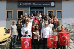 Dünya İkincisi Sibel Oruç’a coşkulu karşılama