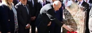Bahçeli Türkeş’in mezarını ziyaret etti
