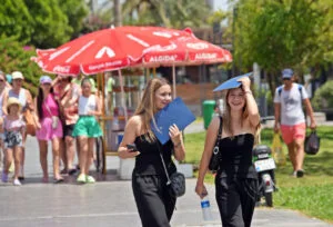 Antalya’da termometreler 43 dereceyi gösterdi