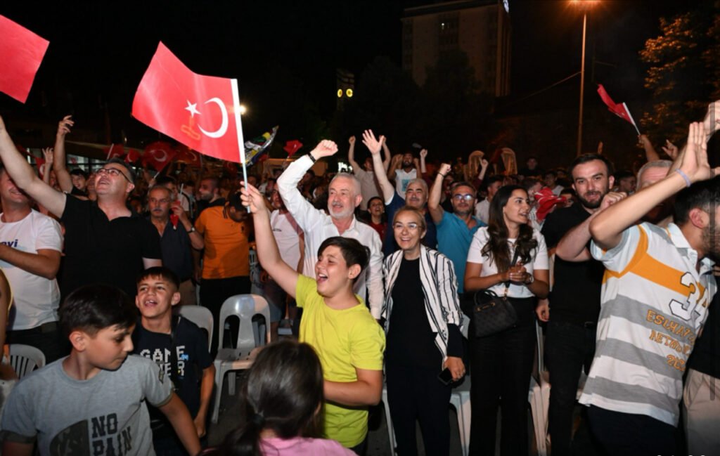 Isparta tek yürek oldu, milli gurur birlikte yaşandı