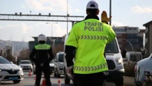 Bayramda yollarda 66 bin 92 polis ve jandarma görev alacak