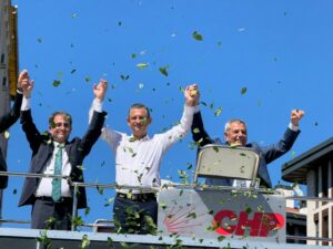 Gelin Rizelinin gözüne bakın çaya 17 lirayı söyleyin, bakalım