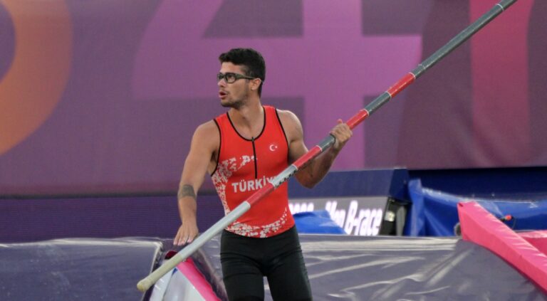 Milli Atlet Ersu Şaşma için tebrik mesajı